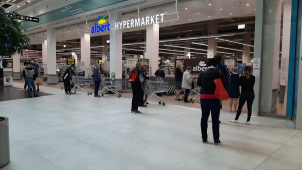 Vyhrazený čas pro seniory v obchodech končí, rozhodla vláda