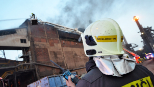 V ostravské huti hořela střecha a dopravníkové pásy