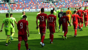 V tropickém vedru těsná prohra s Górnikem