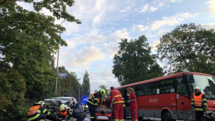 V Hlučíně došlo ke srážce osobního auta s autobusem