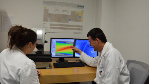 Vědci z Báňské vyvíjí novou metodu úpravy zubních implantátů