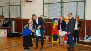 Ředitel DPO předával ODISky prvňáčkům