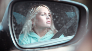 Žena své auto před útočníkem neubránila