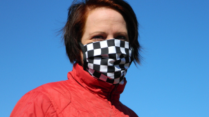 Černobílé roušky chrání a stimulují zrak